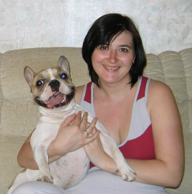 Ирина и французский бульдог Шон - клиенты школы для собак КСОО "Харон"